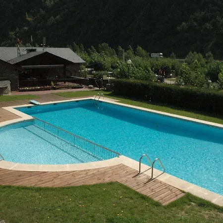 弗兰特拉简易别墅露营地 Farga de Moles